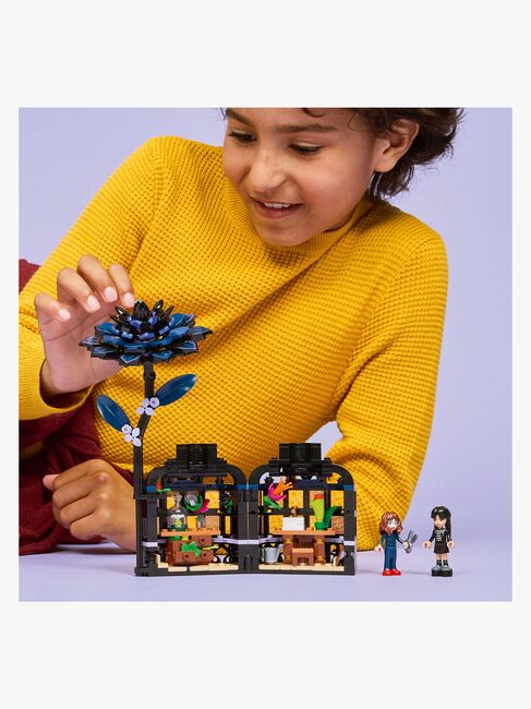 LEGO Wednesday 76784 Schwarze Dahlie