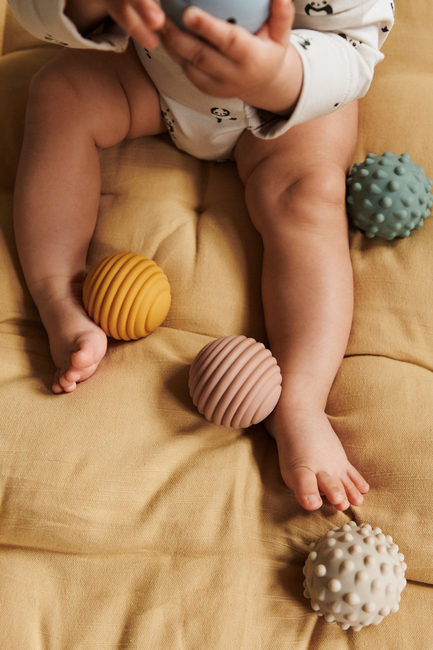 LIEWOOD Dorian Baby Sensory Aktivitätsball, Beach blue/Multi Mix