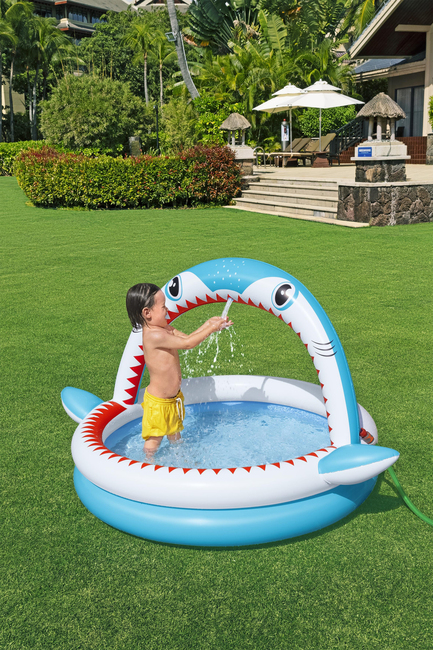Bestway Kinderpool mit Wassersprinkler Sharktastic
