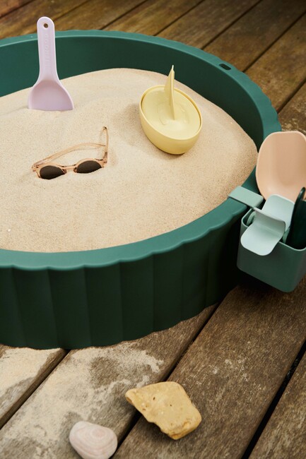 LIEWOOD Saul Sandkasten, Garden Green/Sandy