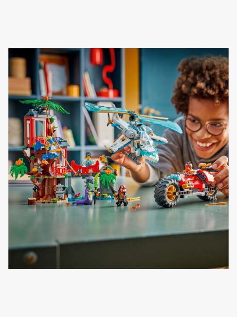 LEGO Ninjago 71857 Showdown am Baumhaus mit dem Ninja-Bike