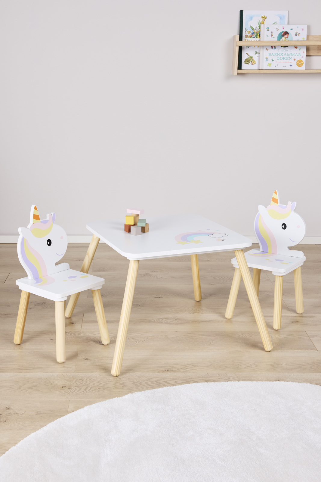 Cloudberry Castle Tisch und Stühle Einhorn
