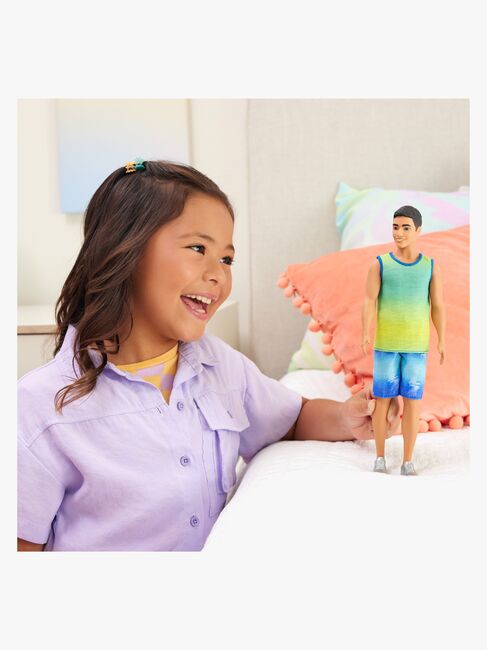 Barbie Fashionistas Puppe Ken in Denim-Shorts