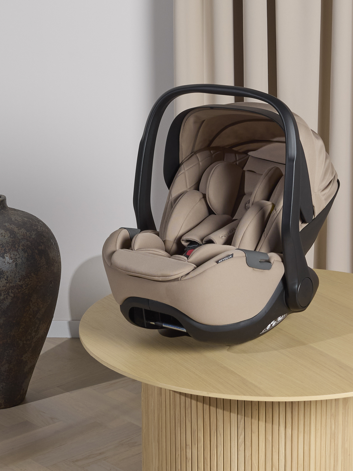 Beemoo Revolve i-Size Babyschale, Taupe