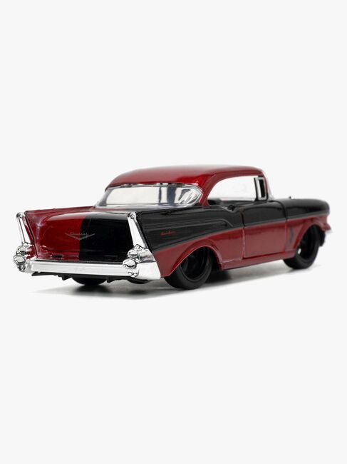 Jada Toys DC Comics Auto mit Figur Harley Quinn & 1957 Chevy Bel Air 1:32