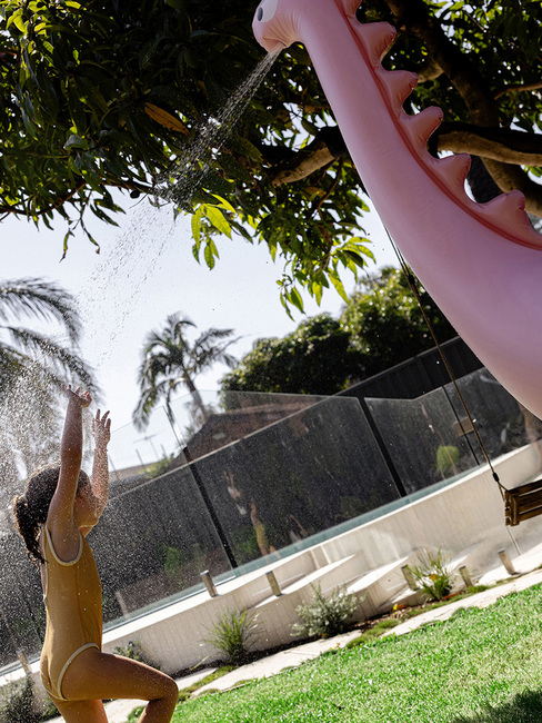 SUNNYLiFE Giant Dino Aufblasbarer Sprinkler, Into the Wild Pink