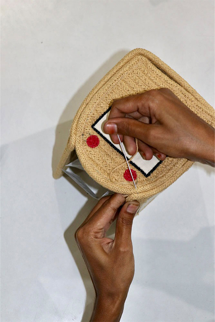 Lorena Canals Korb, Mini School Bus