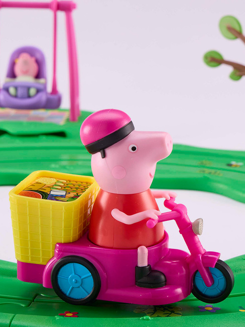 Peppa Wutz Whizz Around Spielset Swing & Sway Evie 8524-1791_4a.jpg