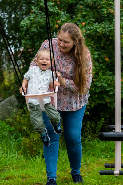 Hörby Bruk Babyschaukel, Hellrosa