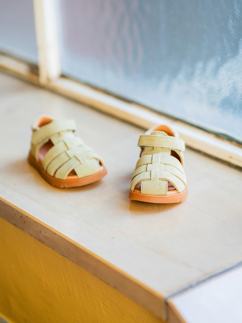 Bisgaard Beka S Sandalen, Sage