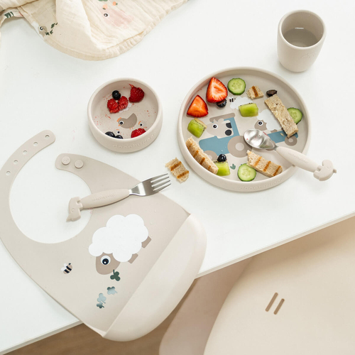 Done By Deer Tiny Farm Silikon Geschirr-Set Stick & Stay, Sand