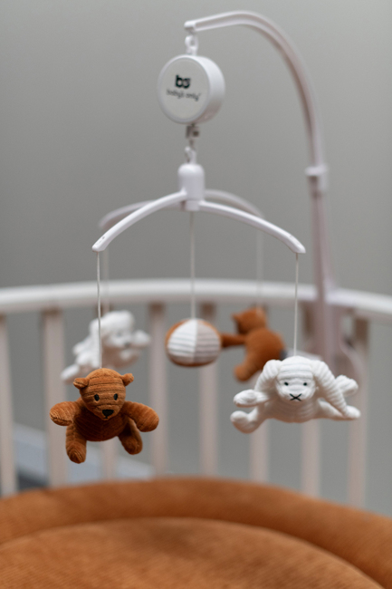 Baby's Only Mobile, Caramel