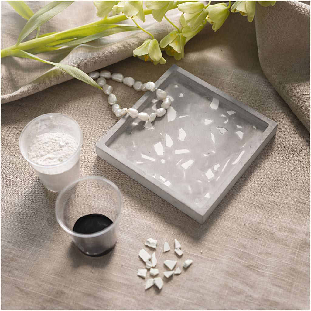 977Resin-688-3831_4a.jpg