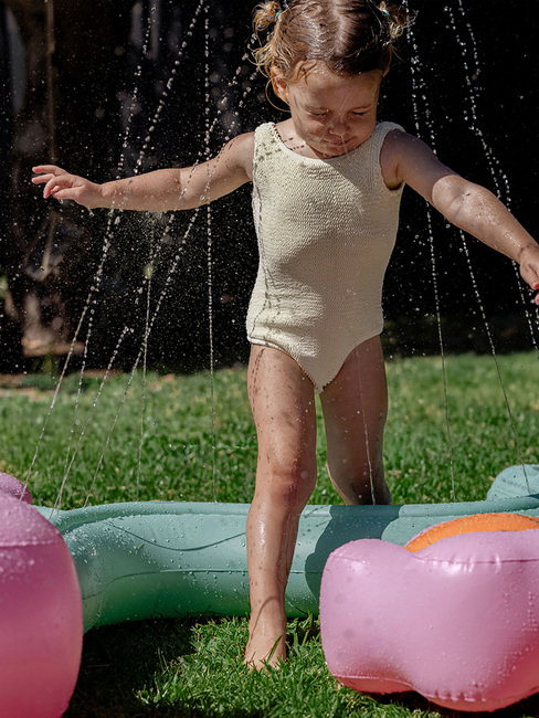 SUNNYLiFE Aufblasbarer Sprinkler, Poppy the Peach