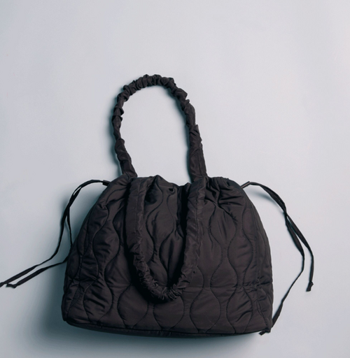 Petite Chérie Chloé Quilted Wickeltasche, Black