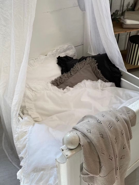 Mini Dreams Bettwäsche Vintage Rüsche Babybett, Weiß