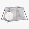 BabyBjörn Light Reisebett mit Spannbetttuch, Silber