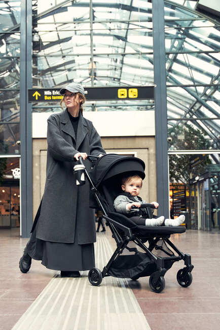 BM-EASYFLYLUX4-JETBLACK-1895_4c.jpg