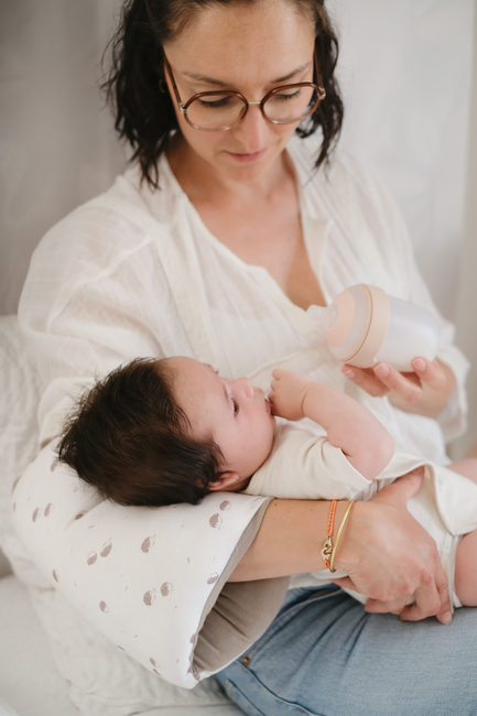 Tinéo Armkissen fürs Stillen, Weiß/beige