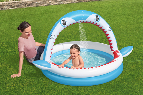 Bestway Kinderpool mit Wassersprinkler Sharktastic