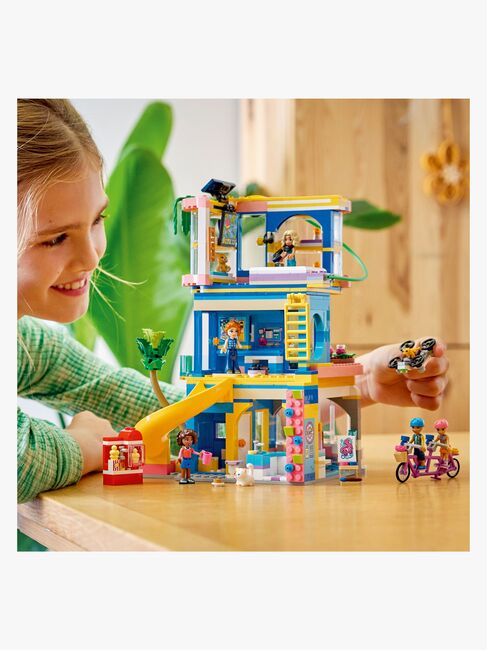 LEGO Friends 42689 Heartlake City Clubhaus der Freunde