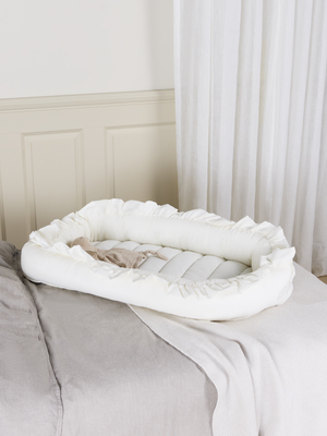 AF-babynest FREYA- White-3229_5.jpg