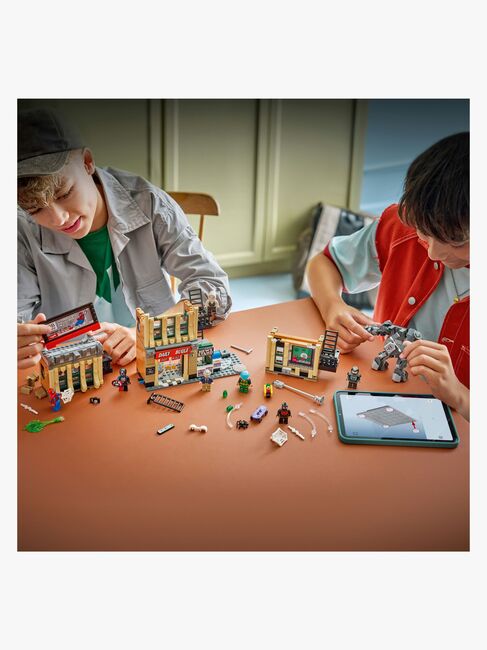 LEGO Super Heroes 76342 Spider-Man vs. Mysterio: Daily Bugle