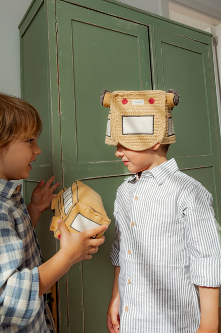 Lorena Canals Korb, Mini School Bus